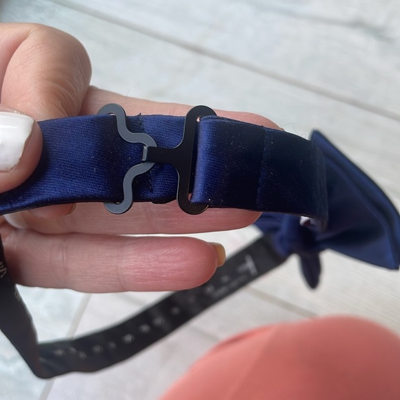 Saddlebred navy satin style bow tie men’s adjustable all sizes new with tags - Picture 9 of 10